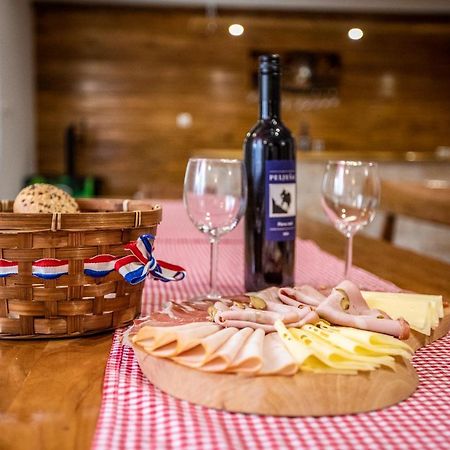 Apartmani Lara Modrus-Kuca Za Odmor Exteriér fotografie
